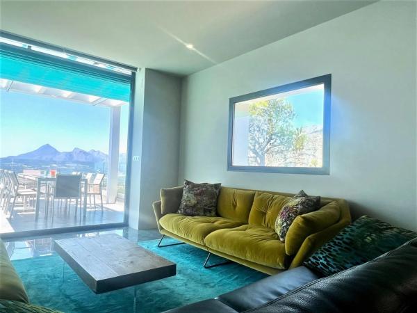 Casa independiente en calle Gales, 137