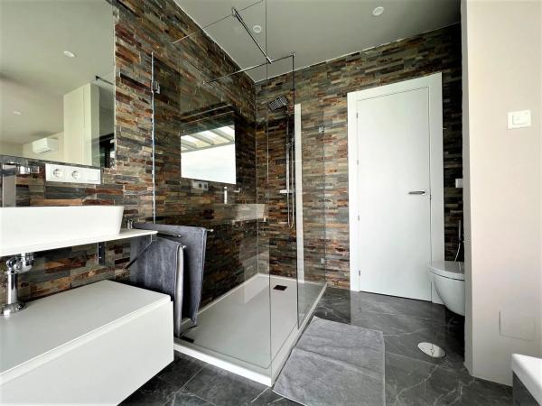 Casa independiente en calle Gales, 137