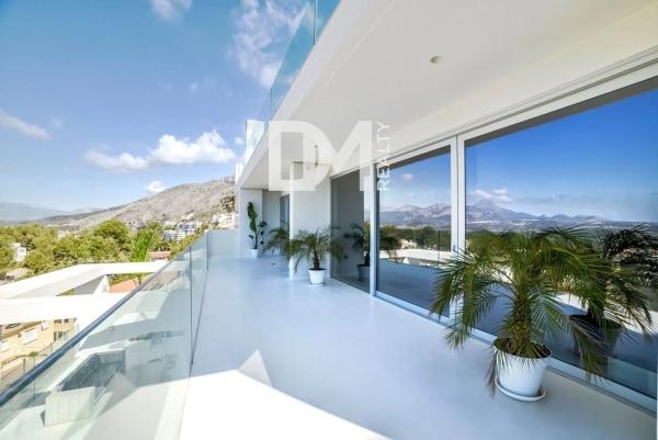 Chalet adosado en avenida Principal