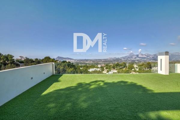 Chalet adosado en avenida Principal