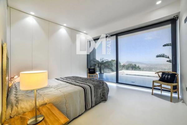 Chalet adosado en avenida Principal