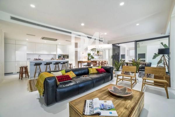 Chalet adosado en avenida Principal