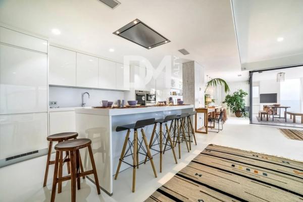 Chalet adosado en avenida Principal