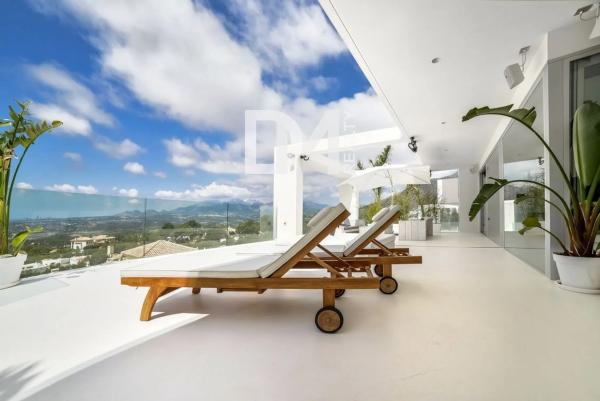 Chalet adosado en avenida Principal