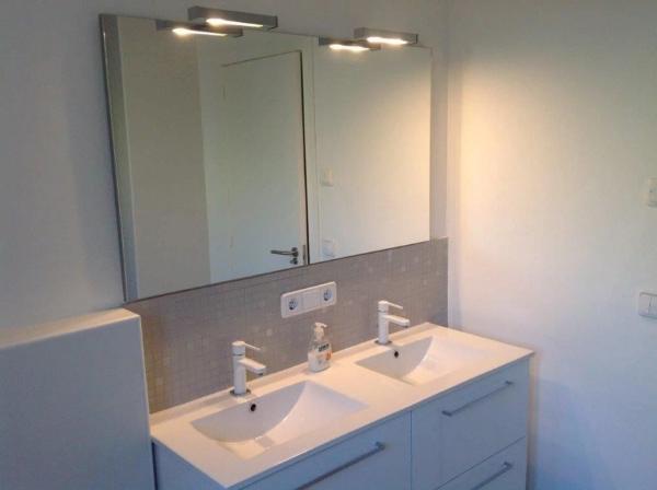 Casa independiente en avenida Principal