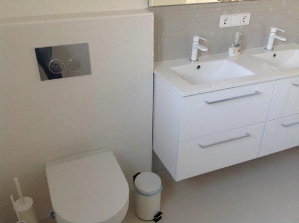 Casa independiente en avenida Principal