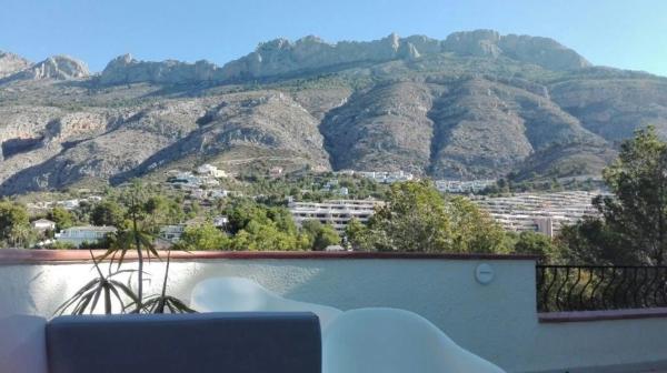 Casa independiente en avenida Principal