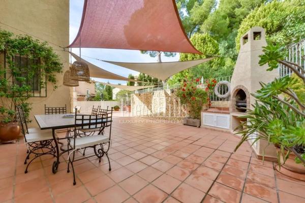 Chalet pareado en calle Copenhague, 1