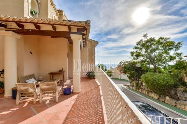 Chalet pareado en calle Copenhague, 1