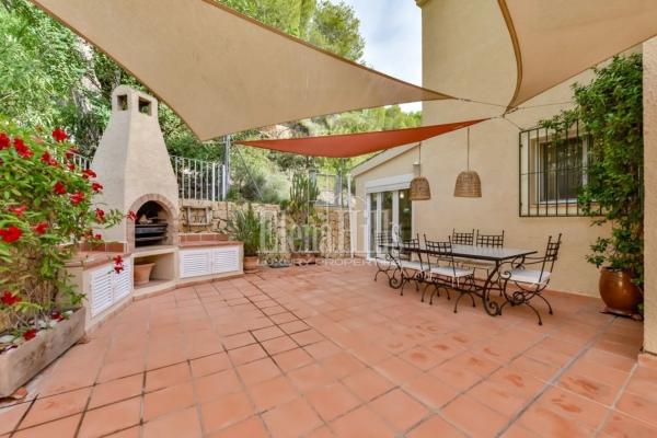 Chalet pareado en calle Copenhague, 1