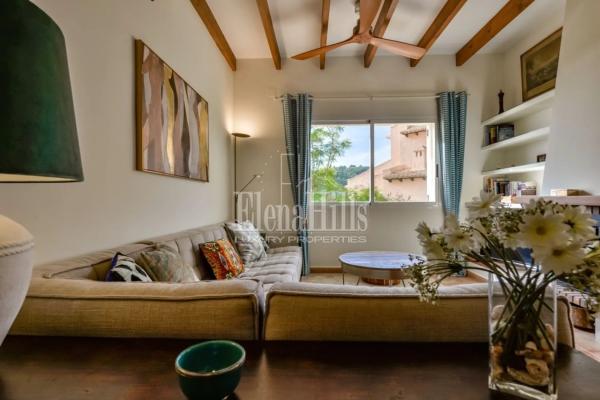 Chalet pareado en calle Copenhague, 1