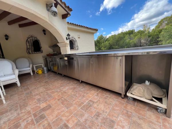 Casa independiente en calle la Camelia