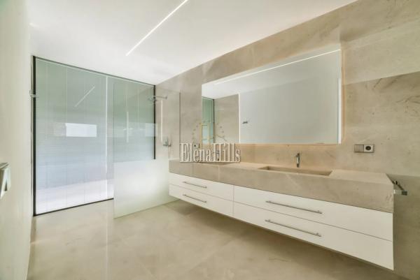 Casa independiente en calle Suecia