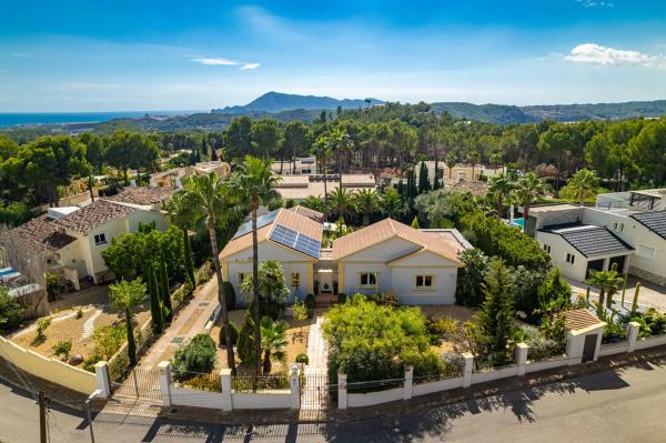 Casa independiente en calle Xop