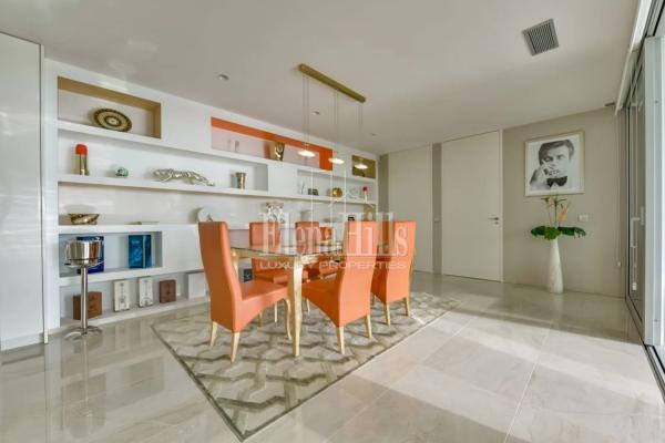 Casa independiente en avenida Principal