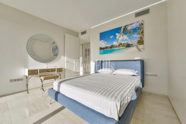 Casa independiente en avenida Principal