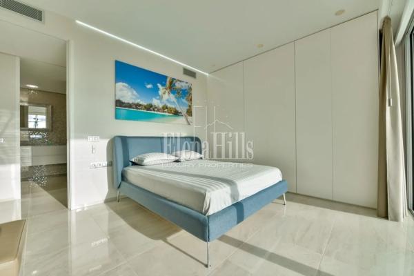 Casa independiente en avenida Principal