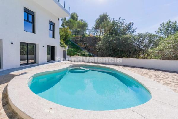 Casa independiente en CL Erica-s.A. I