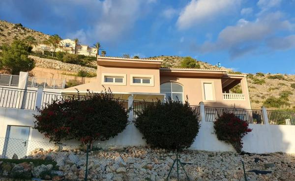 Casa independiente en calle El Pou