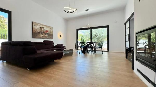 Casa independiente en calle Garrofer