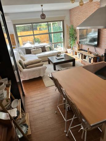 Chalet adosado en calle el Forat, 23