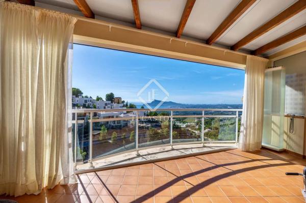 Chalet pareado en calle Costa del Azahar