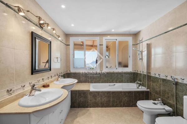 Chalet pareado en calle Costa del Azahar