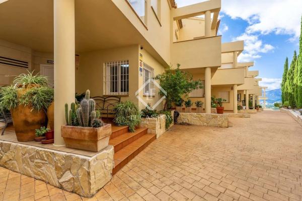 Chalet pareado en calle Costa del Azahar