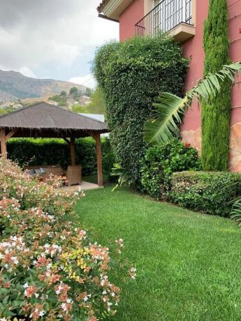 Casa independiente en calle Gualta