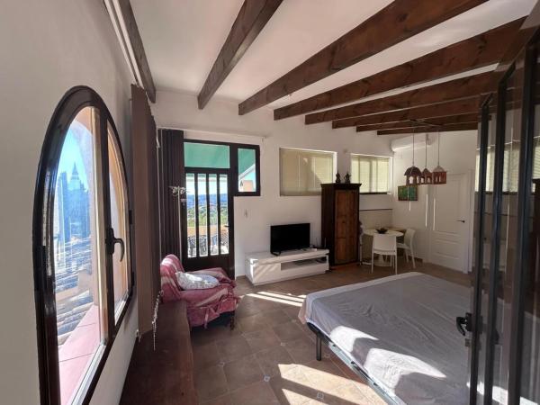 Casa independiente en calle Rosa