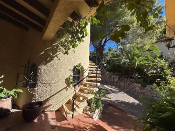 Casa independiente en calle Rosa