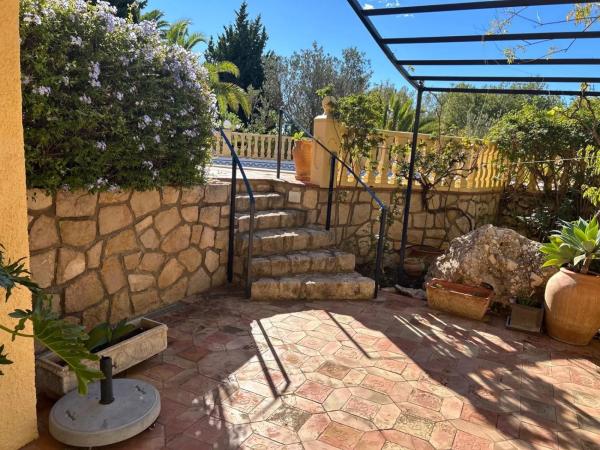 Casa independiente en calle Rosa