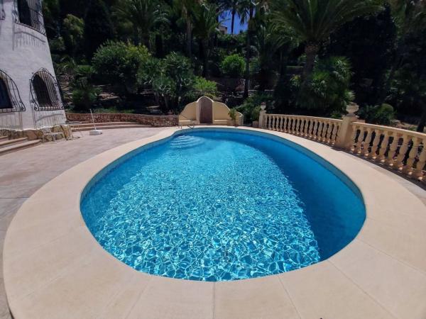 Casa independiente en calle la Rosella