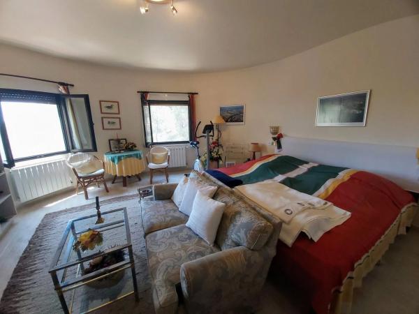 Casa independiente en calle la Rosella