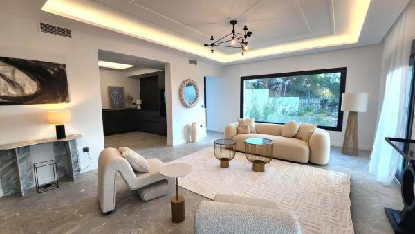 Casa independiente en calle Erica