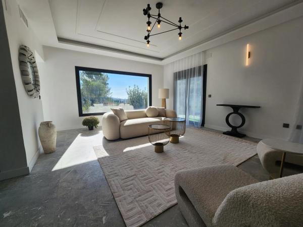 Casa independiente en calle Erica