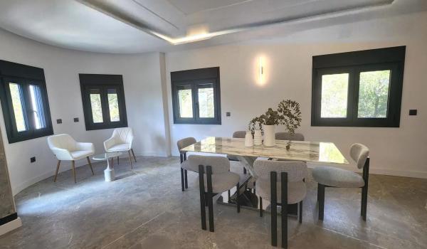 Casa independiente en calle Erica