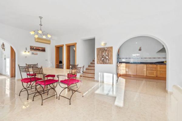 Chalet en Urbanización Jardines de Alhama