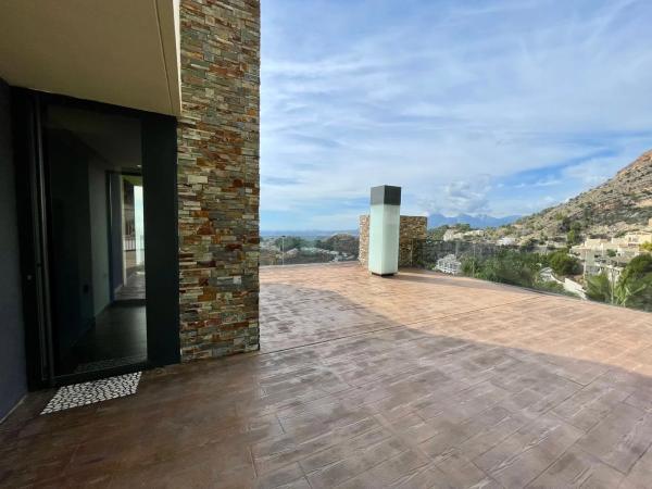 Casa independiente en calle Alemania