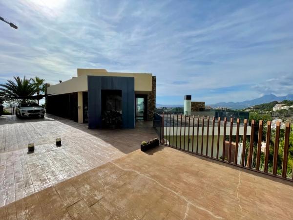 Casa independiente en calle Alemania