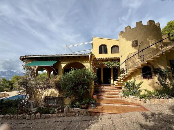 Casa independiente en calle Rosa