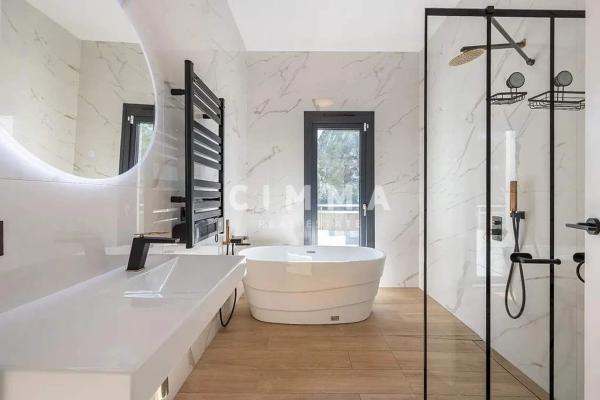 Casa independiente en calle Garrofer