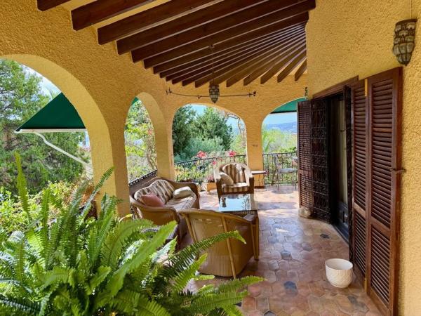 Casa independiente en calle Rosa