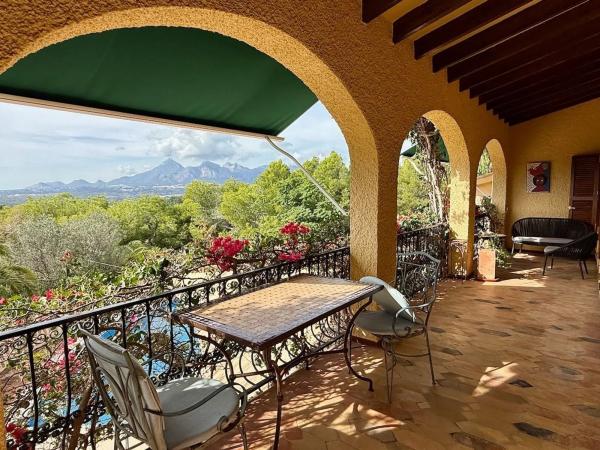 Casa independiente en calle Rosa