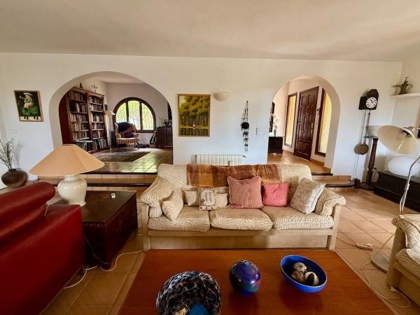 Casa independiente en calle Rosa