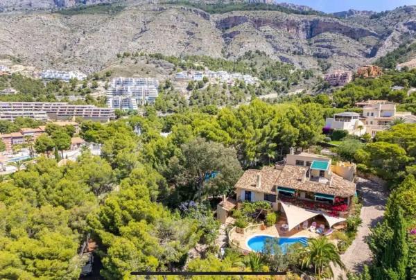 Casa independiente en calle Rosa