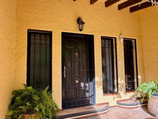 Casa independiente en calle Rosa