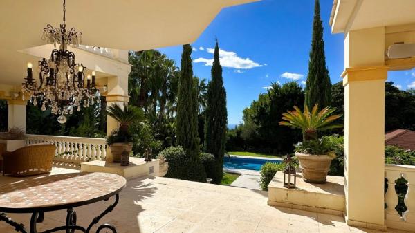 Casa independiente en calle Heidelberg