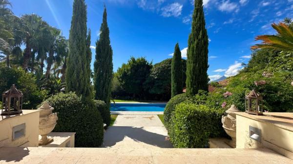 Casa independiente en calle Heidelberg