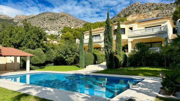 Casa independiente en calle Heidelberg